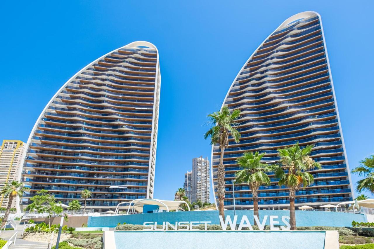 Sunset Waves Deluxe Apartments Poniente Beach Resort Benidorm Ngoại thất bức ảnh