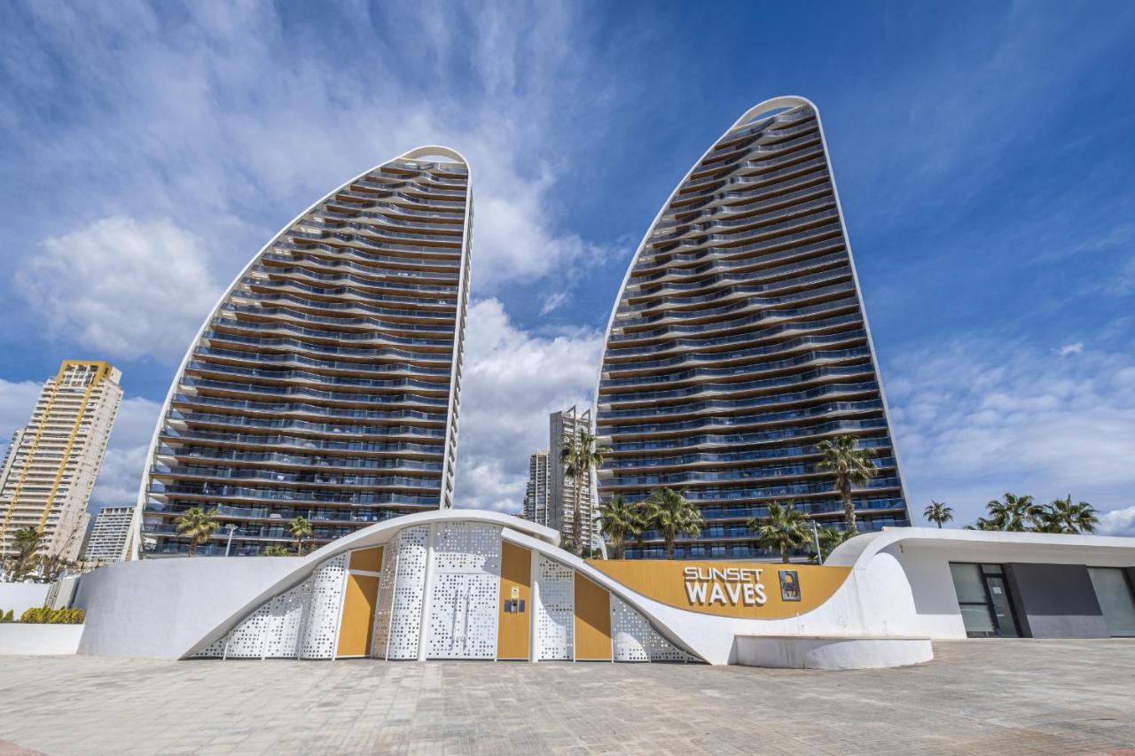 Sunset Waves Deluxe Apartments Poniente Beach Resort Benidorm Ngoại thất bức ảnh